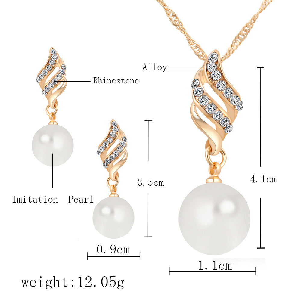 Elegant pearl jewelry gift set featuring a necklace and earrings with imitation pearls and rhinestone accents